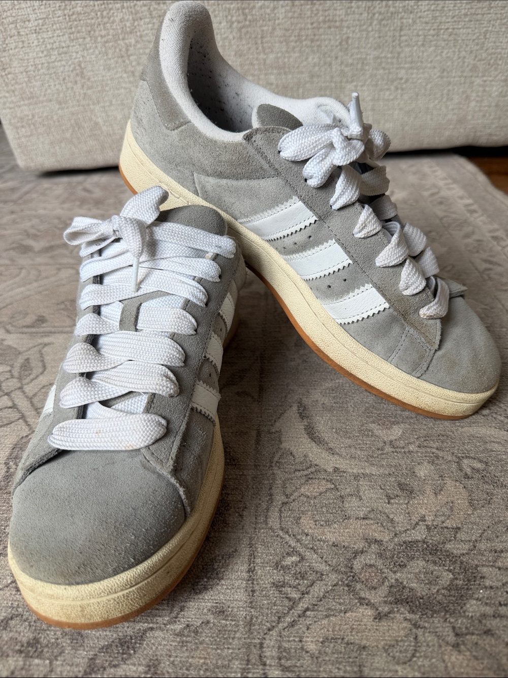 ADIDAS Campus Classic men’s Grey Suede Sneakers with White Stripes